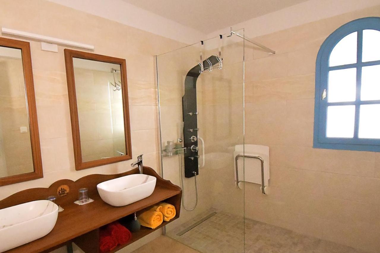 Le Jacaranda Du Guillaume Bed & Breakfast Le Guillaume Ngoại thất bức ảnh